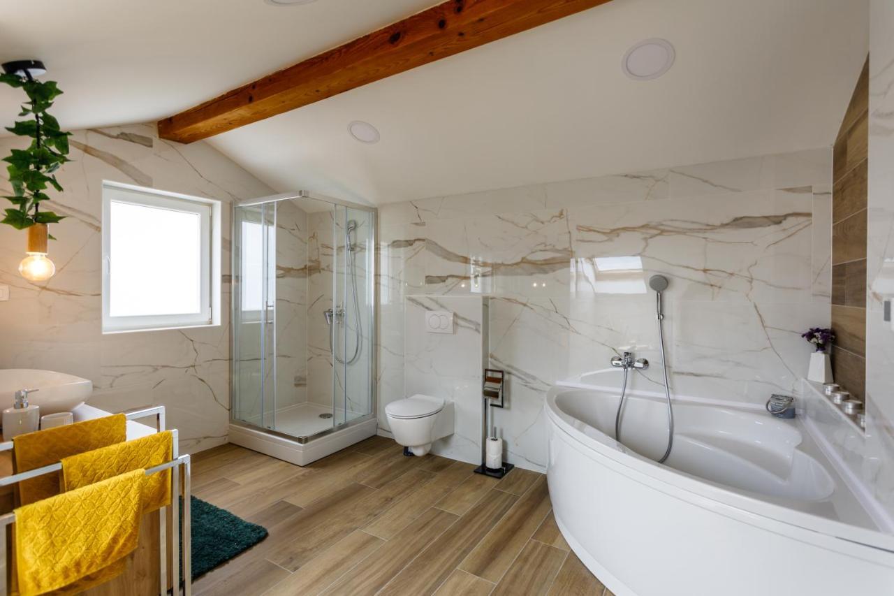 Apartmani Olea II Krk Krk Town Bagian luar foto
